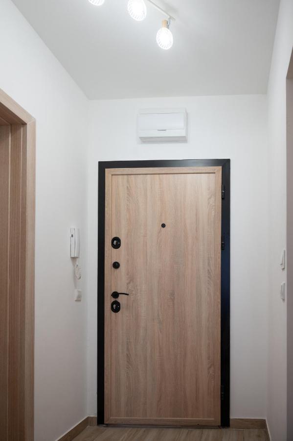 Sunny 1bdr Near Center Apartment Sofia